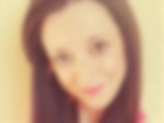 OORoselyn image 0